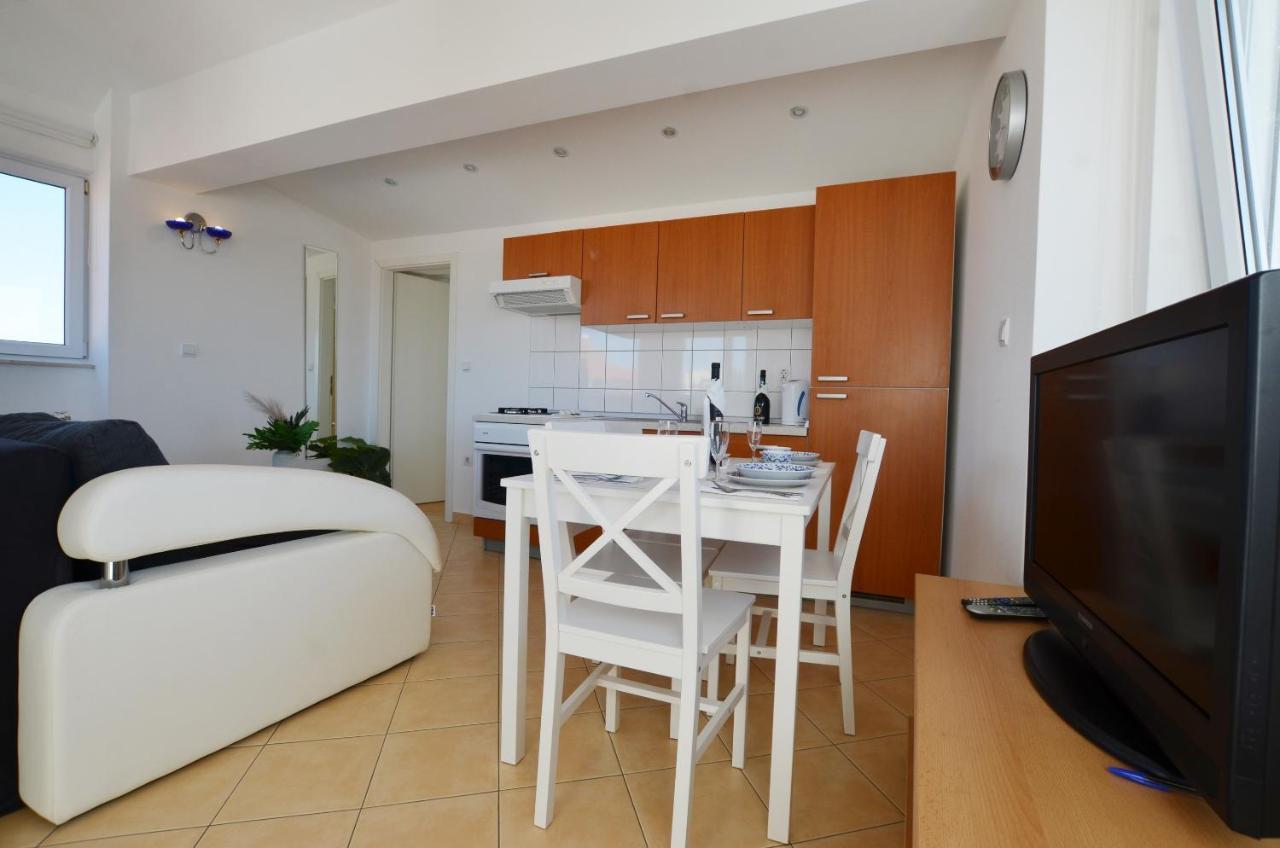 Peter Apartment Ровінь Екстер'єр фото