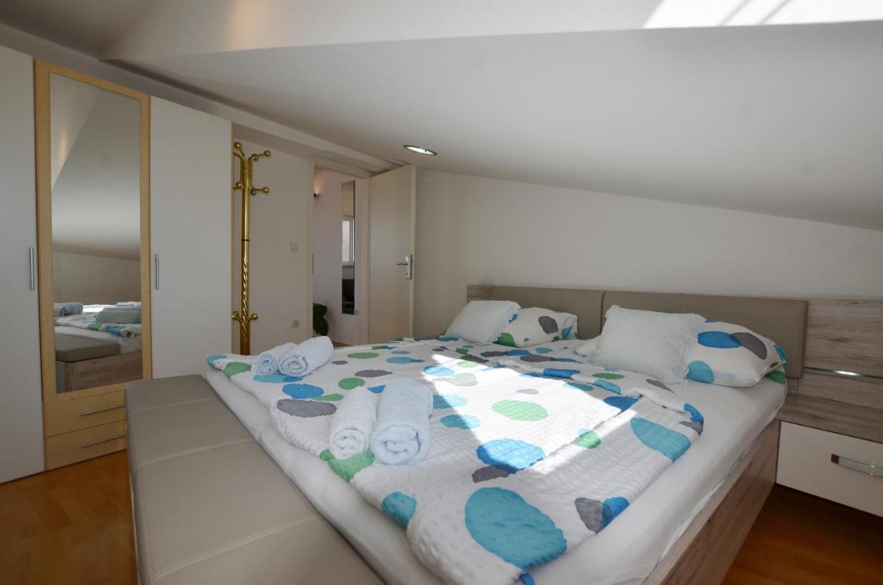 Peter Apartment Ровінь Екстер'єр фото
